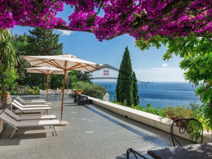 VILLA IN VENDITA POSITANO