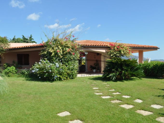 Villa unifamiliare sul mare in vendita Golfo Aranci